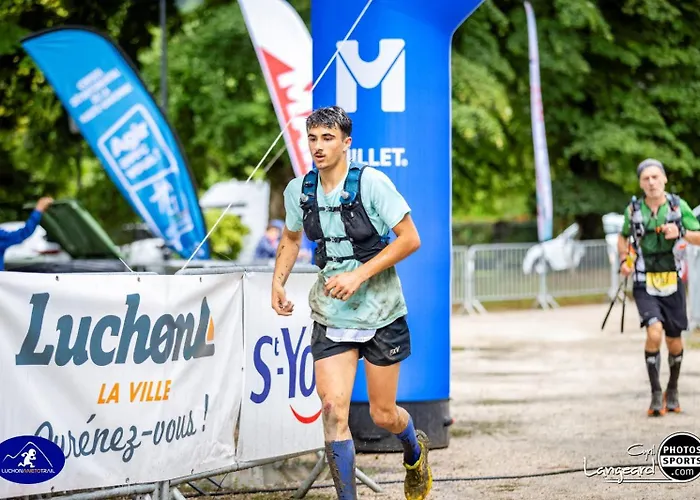 Hyper Centre Lumineux Et Fonctionnel Luchon Appartamento *